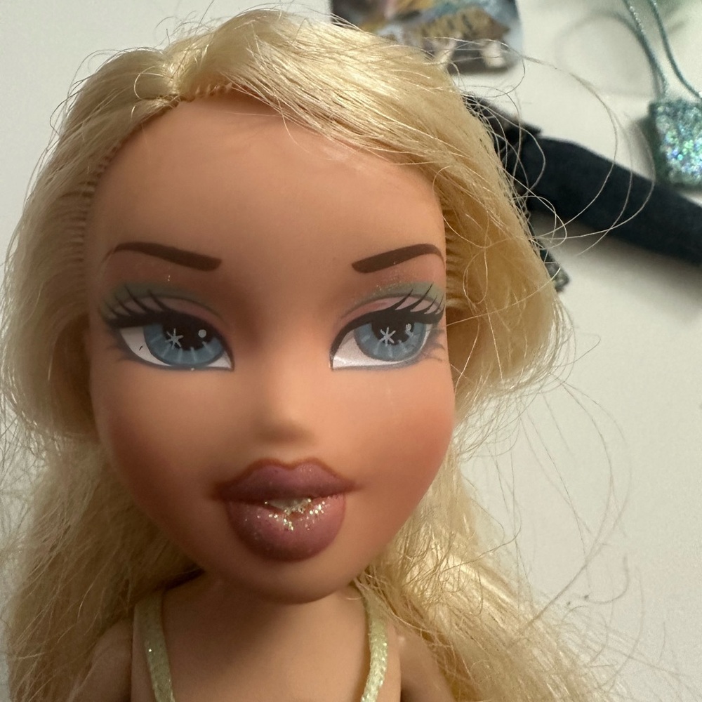 Bratz Cloe Hollywood Style 2005 - Picture 8 of 10